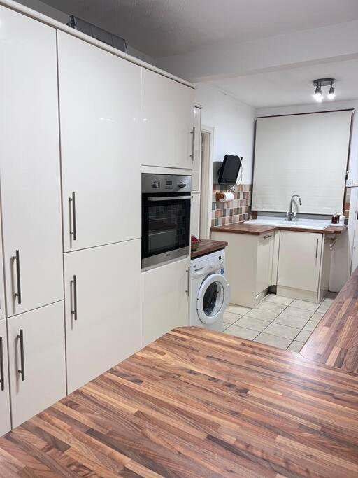 Spacious 3 Bed Flat - Beach Nearby - No Petsサウスエンド・オン・シー エクステリア 写真