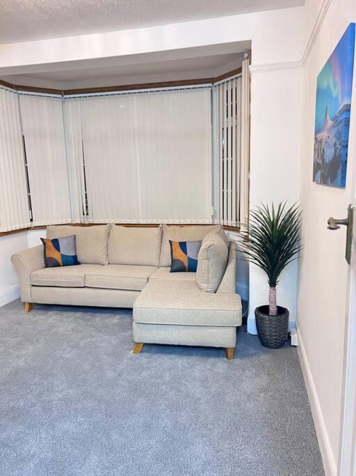 Spacious 3 Bed Flat - Beach Nearby - No Petsサウスエンド・オン・シー エクステリア 写真