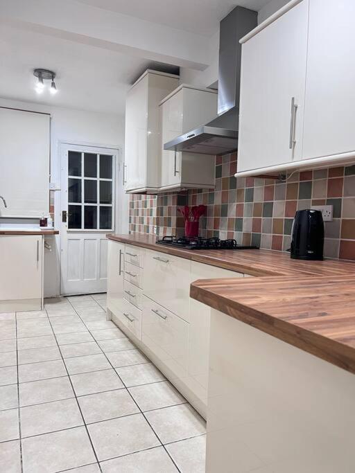 Spacious 3 Bed Flat - Beach Nearby - No Petsサウスエンド・オン・シー エクステリア 写真
