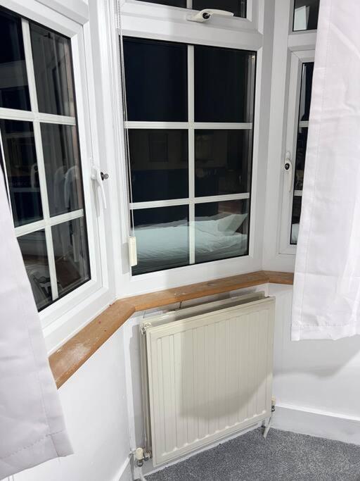 Spacious 3 Bed Flat - Beach Nearby - No Petsサウスエンド・オン・シー エクステリア 写真