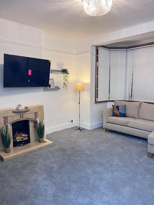 Spacious 3 Bed Flat - Beach Nearby - No Petsサウスエンド・オン・シー エクステリア 写真